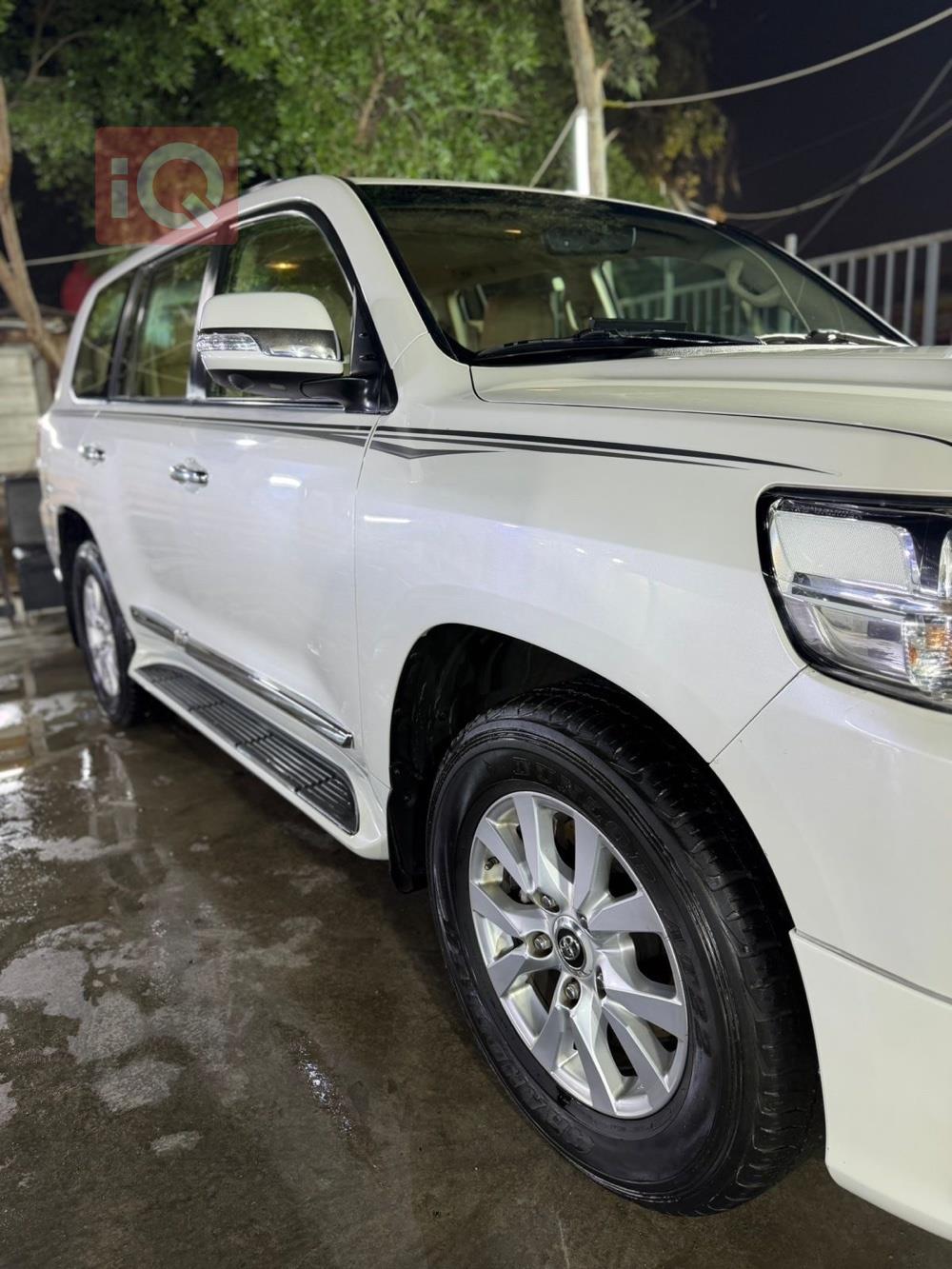 تويوتا لاندكروزر